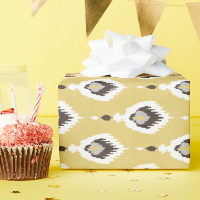 Boho chic gult ikat tribal mönster monogram presentpapper (Födelsedagsfest)