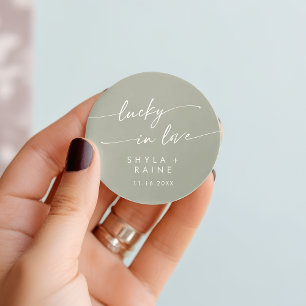 Boho Chic Sage Grönt Lucky i Kärlek Favor Runt Klistermärke