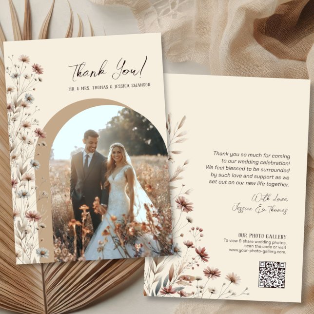 Boho Chic Vilda Blommor Bågformad Foto QR-kod Bröl Tack Kort (Front/Back)