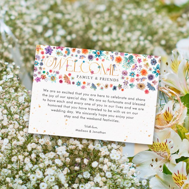 Boho Chic Whimsisk Typografi med Vilda Blommor i G Placeringskort (Front)
