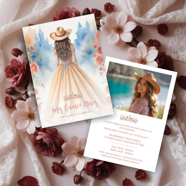 Boho Cowgirl Charming Quinceañera with Hat  Inbjudningar (Boho Cowgirl Charming Quinceañera with Hat Invitation Cards in Spanish with Back Custom Photo.)