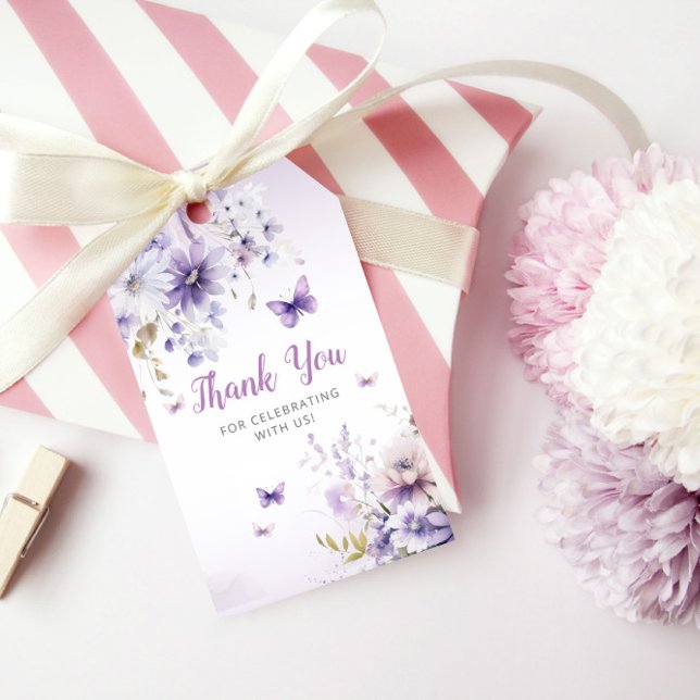 Boho Cute Lila Blommigt Butterfly Girl Baby Shower Presentetikett (Skapare uppladdad)