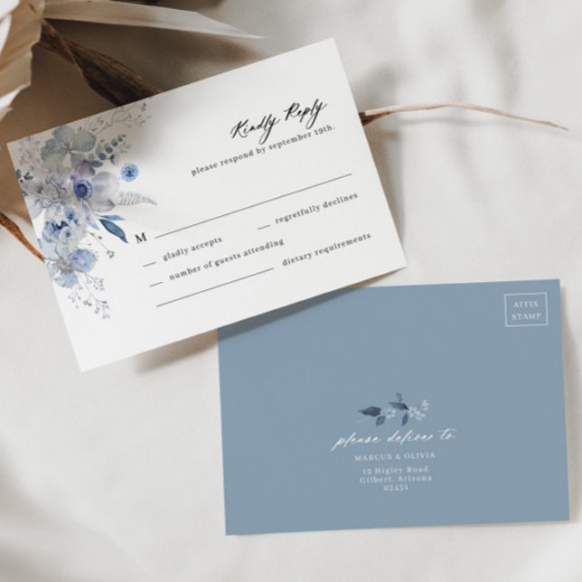 Boho Dusty Blue Wildblomma Bröllop OSA Card (Dusty Blue RSVP Front/Back)
