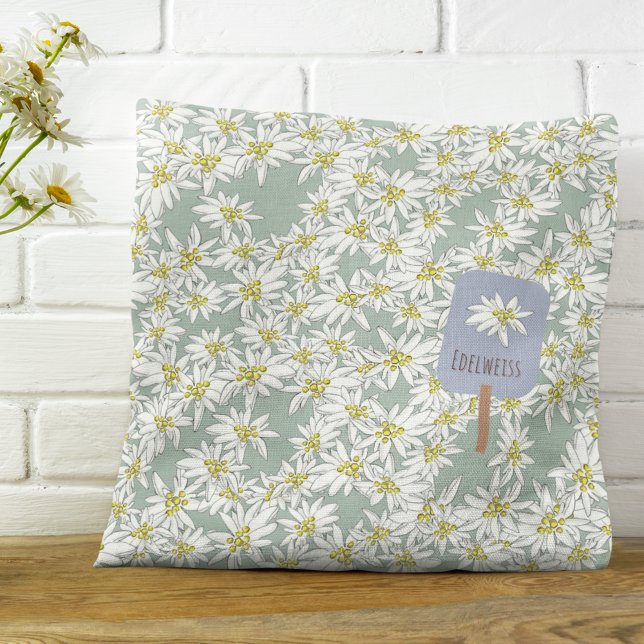 Boho Edelweiss Ljud av Music Alpine Botanical Kudde (Our Edelweiss pillow calls to mind the sweet aroma of Alpine breezes.)