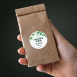 Boho elegant modern grönska eukalyptus bröllop runt klistermärke<br><div class="desc">Boho elegant modern grönska eukalyptus bröllop Klassisk rund klistermärke. Grön elegant akvarellsamling med eukalyptusgrenar och guldlinjer och prickar. Vänligen kontakta mig via chatt om du har frågor om konstverket eller behöver anpassning! Om du behöver ytterligare mönster i denna samling, låt mig veta - skriv till mig! Jag kan skapa så...</div>