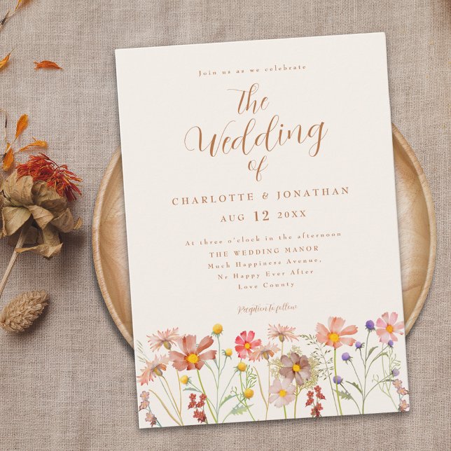 Boho Fall WildblomBröllop Inbjudningar (Boho fall Wildflower meadow terracotta burnt orange Wedding invitation with elegant script )