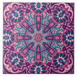 Boho Festive Mandala Kakelplatta<br><div class="desc">Omvandla din dekoration med en Boho Festive Mandala keramisk bricka. Handgjort,  färglöst och perfekt för en unik,  konstnärlig beröring - beställ dig nu!</div>