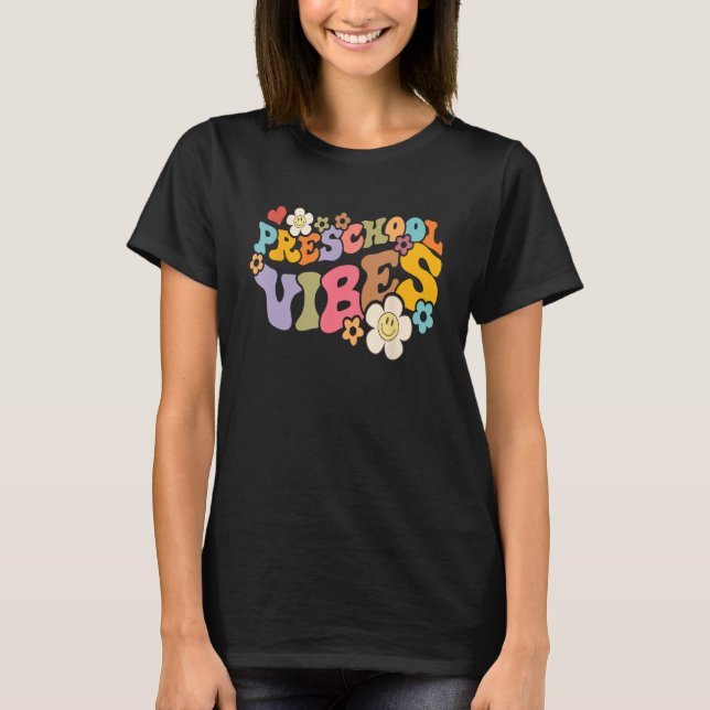 Boho Groovy Back to School Preschool Vibes Teacher T Shirt (Framsida)