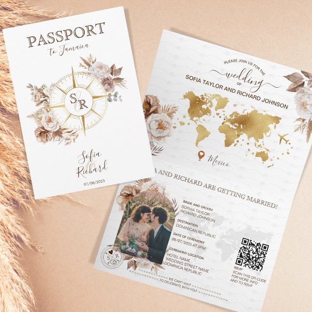 Boho Guld Destinationsbröllop Pass QR-kod Inbjudan (Boho flowers with compass and monogram passport)