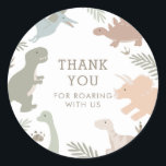 Boho Kids Dinosaur-Theme Birthday Tack Runt Klistermärke<br><div class="desc">Tack till alla dino-Mite-barn för att de närvarade vid din lilla karl. Den här designen kan anpassas helt efter dina önskemål i kostym,  och färg som används för dinosaurier och grönt är 100 % redigerbart. Klicka på Redigera den här designen om du vill anpassa den ytterligare!</div>