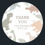 Boho Kids Dinosaur-Theme Birthday Tack Runt Klistermärke<br><div class="desc">Tack till alla dino-Mite-barn för att de närvarade vid din lilla karl. Den här designen kan anpassas helt efter dina önskemål i kostym,  och färg som används för dinosaurier och grönt är 100 % redigerbart. Klicka på Redigera den här designen om du vill anpassa den ytterligare!</div>
