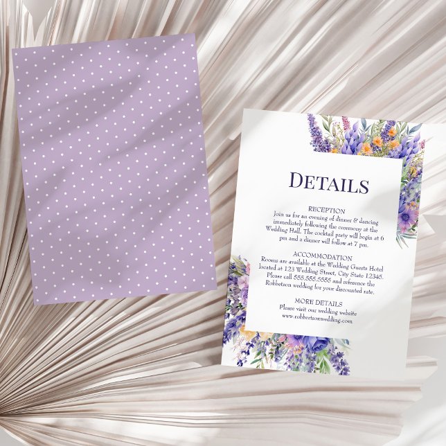 Boho Lila Akvarell Vilda Blommor Bröllopsdetaljer Inbjudningar (Boho Lilac Watercolor Wildflowers Wedding Details Invitation on a sunny neutral dry palm leaf.)