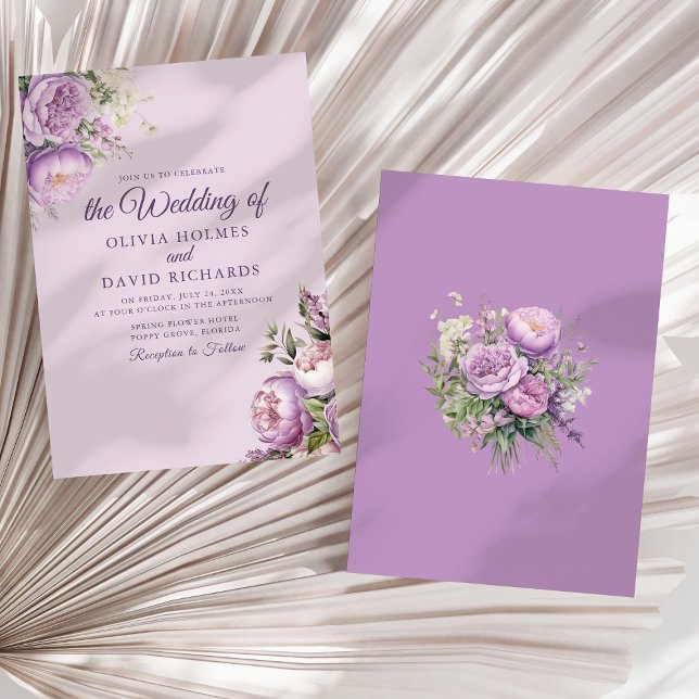 Boho Lila Pionbröllop Inbjudningar (Boho Lilac Peonies Wedding Invitation on a neutral dry palm leaf.)