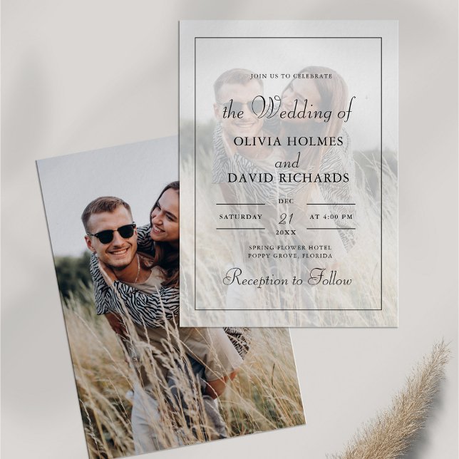 Boho Minimalist Anpassningsbar Photo Bröllop Inbjudningar (Boho Minimalist Custom Photo Wedding Invitation on white table with dry wildflower.)