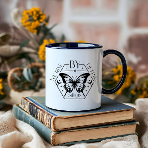 Boho Minimalist Black and White Butterfly-citat Mugg