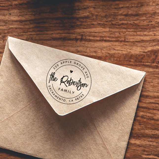 Boho Modern Family Namn Heart Returadress Round Stämpel (Stamp Mockup)