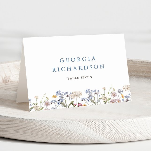 Boho-monteringskort för Wildblomsterträdgårdssbröl Bordsnummer (Colorful Spring Wildflower Meadow Garden Wedding place card with guest name and table number)