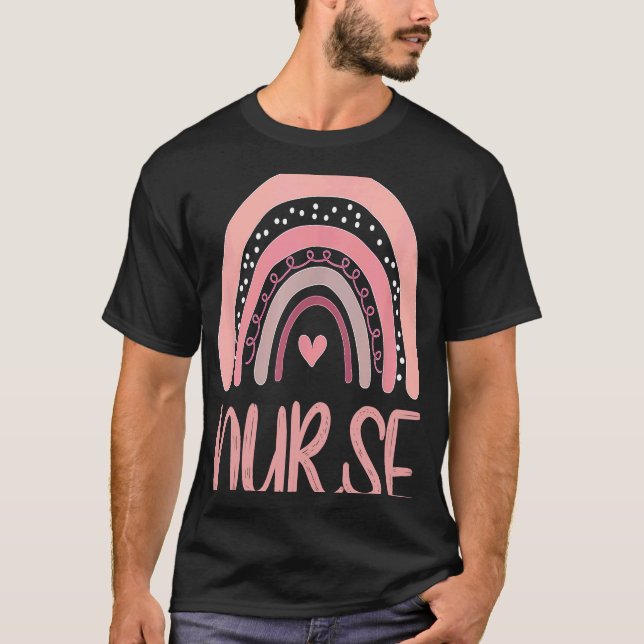 Boho Nurse Cute Rosa Rainbow dag CMA Kärlek Nu T Shirt (Framsida)