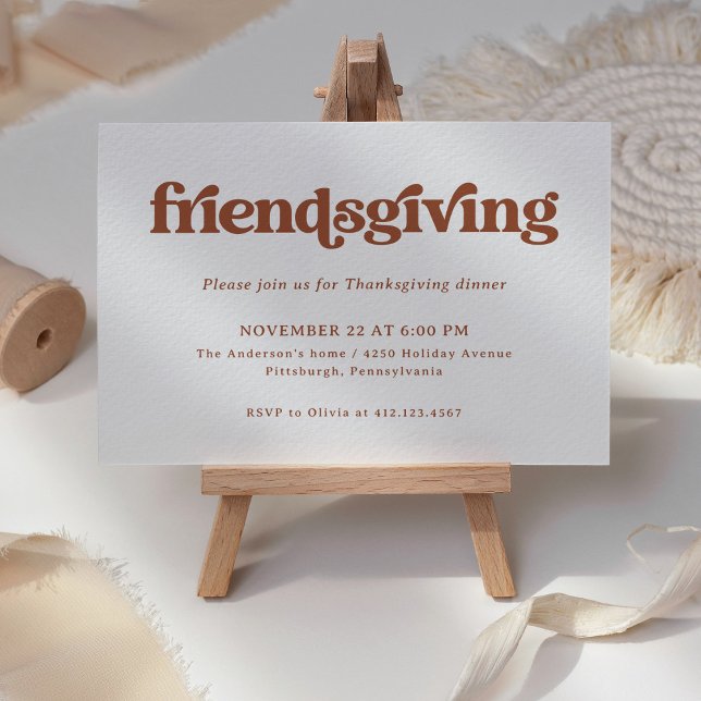 Boho och Retro | Vännernas tacksägelsemiddag Inbjudningar (A retro, boho Friendsgiving invitation with terracotta text on a simple white background)