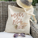 Boho Pampas Blommigt Budens mamma Tygkasse<br><div class="desc">Den här snyggten är boho pampas blommigt till väskan som gör perfekten till budens mamma på din bröllopsdag. Den här väskan är både praktisk och modern och har en vacker vattenfärgdesign med trendig pampas gräsaccents. Använda det att bära med sig det viktigaste på den stora dagen eller som en viktig...</div>