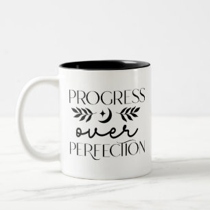 Boho Progress over Perfection Inspirational Två-Tonad Mugg