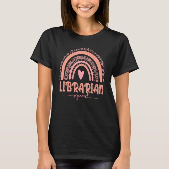 Boho Rainbow Librarian Squad First Day of School T Shirt (Framsida)