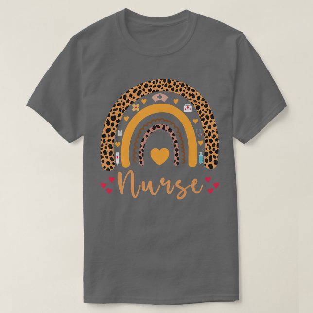 Boho Rainbow Nurse School Nurse Boho Leopard Rainb T Shirt (Design framsida)