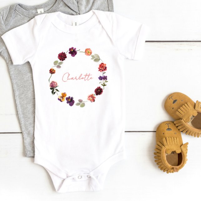 Boho Rustik Blommig Krans Vattenfärg Skrift Namn T Shirt (Baby Bodysuit)