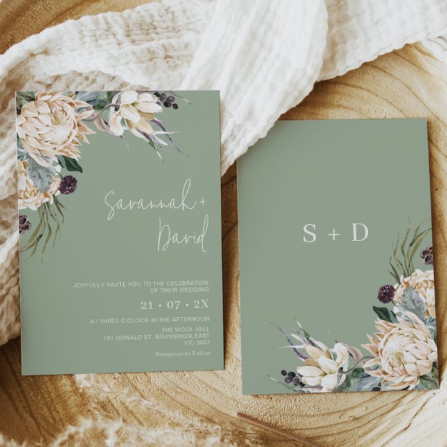 Boho Sage White Protea Pampas Grass Bröllop Inbjudningar (White king protea wedding invitation with large floral arrangement on a sage colored background.)