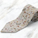 Boho Slips<br><div class="desc">Den här snyggten och eleganten Boho necktie har vackra,  handmålade,  vilda blommor med vattenfärg som arrangeras i ett underbart mönster. Sök efter matchande objekt i samlingen Boho Wildblomma Bröllop.</div>