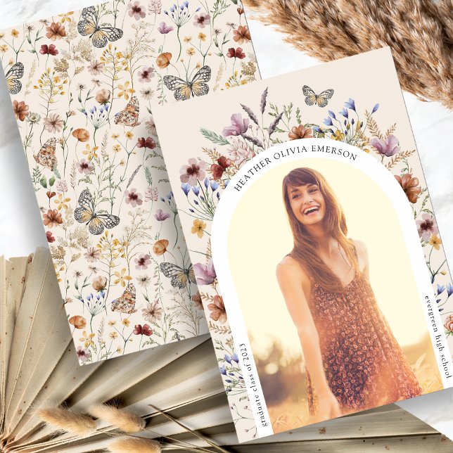 Boho Student-meddelande Meddelande (Boho Wildflower Watercolor Graduate Announcement with Butterfly by Painted Paperie
)