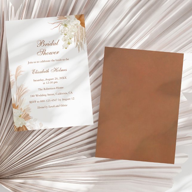 Boho Terracotta Pampas Grass Orchid Möhippa Inbjudningar (Boho Terracotta Pampas Grass Orchid Bridal Shower Invitation on a sunny white dry palm leaf.)