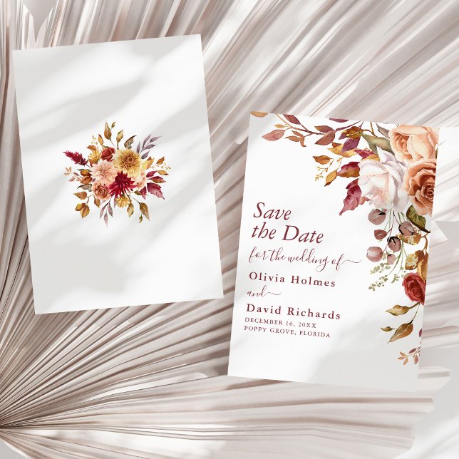 Boho Terrakotta Bränt Orange Blommig Bröllop Spara Datumet (Boho Terracotta Burnt Orange Floral Wedding Save The Date on a sunny neutral dry palm leaf.)