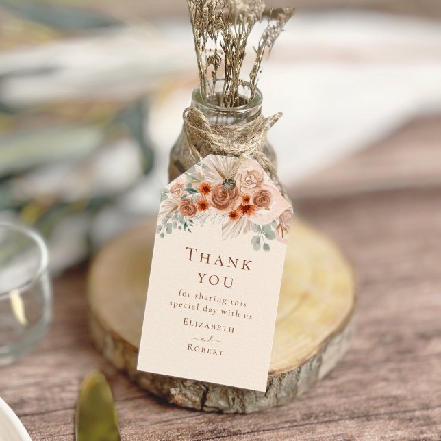Boho Terrakotta Pampasgräs Bröllop Tack Kort (Boho Terracotta Pampas Grass Wedding Thank You Gift Tags on a boho glass jar  filled with dry flower)