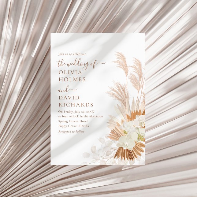 Boho Terrakotta Vit Pampasgräs Orkidéer Bröllop Inbjudningar (Boho Terracotta White Pampas Grass Orcids Wedding Invitation on a sunny neutral dry palm leaf.)