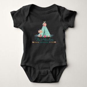 Boho Tribal TeePee-äventyret börjar Baby Girl T Shirt