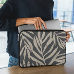 Boho Tropical Grunge Abstrakt Handflatan Löv Mönst Laptop Fodral<br><div class="desc">Boho-mörken tropiska grunge handflatan lämnar mönster laptop sleeve för all exotisk växtutformning i älskare.</div>