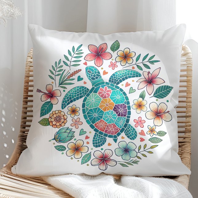 Boho Turcos Blommigt Sea Turtle - Coastal Kudde (Boho Turquoise Floral Sea Turtle - Coastal Throw Pillow on a sunny boho rattan chair.)