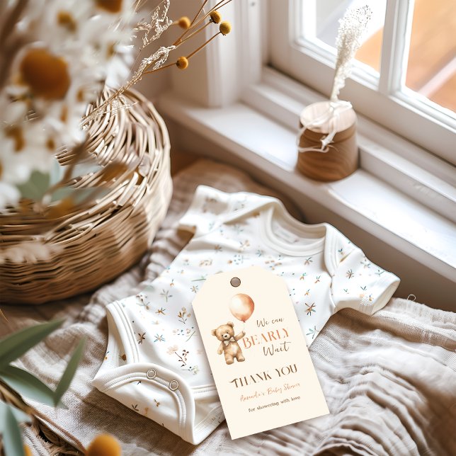 Boho Vi kan barly Wait Beige Bear Baby Shower Presentetikett (Skapare uppladdad)