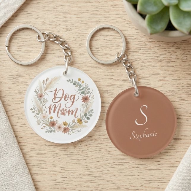 Boho vildblomma Hundmamma blomsterkrans (A round acrylic dog mom keychain with autumn flowers for a proud pet parent's birthday gift.)