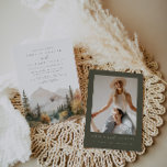 Boho Watercolor Mountain Wedding bjudande Inbjudningar<br><div class="desc">Det här är en bergsbröllopsinbjudan med en vacker vattenfärgsbergscen och en elegantens teckensnittskoppling. Redigera alla formuleringar och all färger utom färg på vattenfärgsbergsscenen. Färg på den gröna droppen är inte redigerbar. // För matchande artiklar, gå till "SAWYER"-samlingen i Nicole Zazzle-butiken med vänlig hälsning. * Om du tycker om den här...</div>