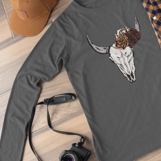 Boho Western Blommigt Bull Skull Womens T Shirt (Boho Western Floral Bull Skull Long Sleeve T-shirt. Cow Skull and Roses Country Cowgirl. Hand-Drawn.)