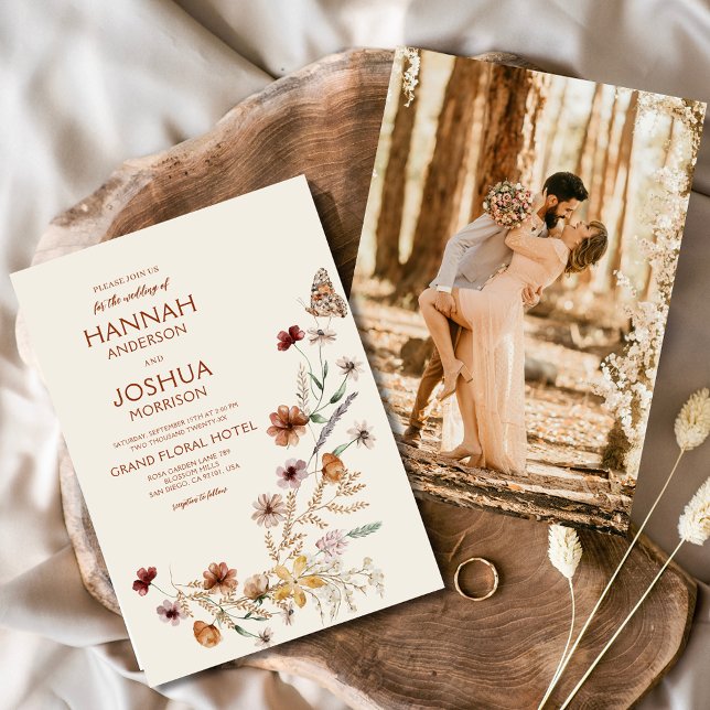 Boho WildblomBeige Photo Garden Wedding Inbjudningar (Skapare uppladdad)