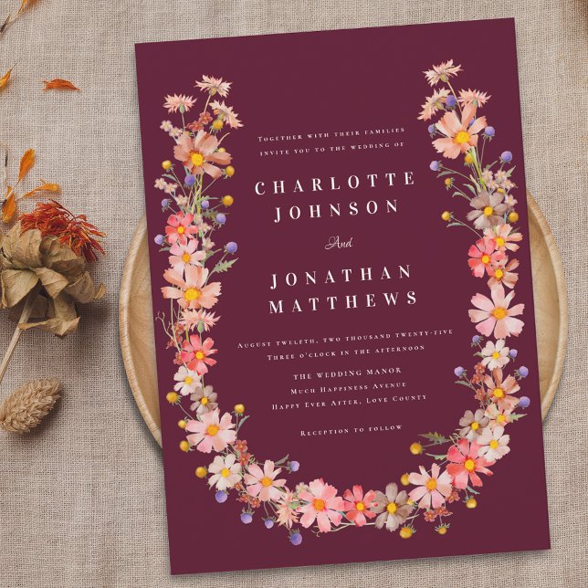 Boho Wildblomfluga Wedding Inbjudningar (Burgundy boho fall floral wreath wedding invitation Watercolor wildflowers elegant modern)