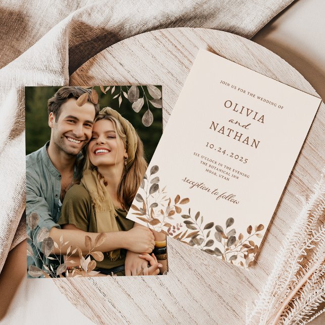Boho Wildblommor | Neutralt med Photo Bröllop Inbjudningar (A boho wedding invitation with watercolor wildflowers and your photo, in a neutral color scheme)