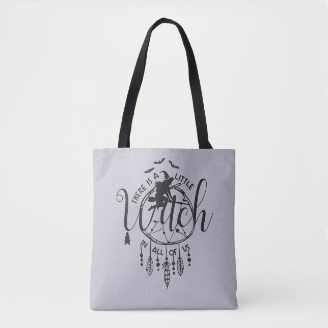Boho Witch Vibes Tote - Lilla Witch i oss Tygkasse (Framsida)