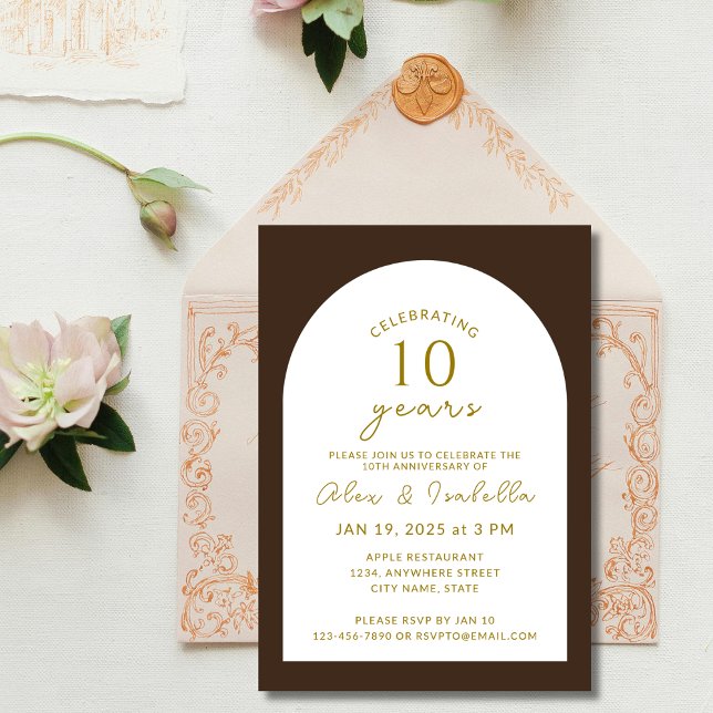 Boho wood och Guld 10:e Bröllop-årsdagen Party Inbjudningar (Modern wood brown and gold minimal elegant 50 years vow renewal wedding anniversary party invitation)