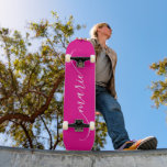 Böjda shock rosa Vita klassbyte Namnteckning Namn Mini Skateboard Bräda 18,5 Cm<br><div class="desc">Skapa din egen elegant namnteckning stil skriptskateboard för henne. Anpassa storleka för det moderna, kurvformade, handskrivna calligrafskriptet stil efter behov för att passa in i lastbilar och hjul. Om du ändrar det vita färg i skriptteckensnittet ska du kontrollera att dubblan skuggan färg matchar det nya färgen. Byt magentans bakgrund till...</div>