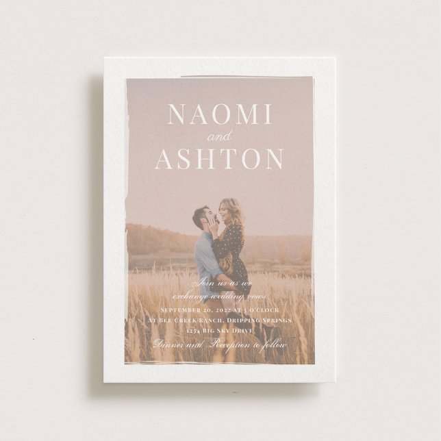 Böjning av övertäckt bröllop med borstat inbjudningar (Skapare uppladdad)