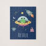 Bojs Cute Modern Space Alien Tecknad och Namn Kids Pussel<br><div class="desc">Det här söta och moderna barnpusslet har en utomjordad tecknad med en raketfrakt,  utomjordingar,  stjärnor och måne och kan vara personlig med dina pojkar namn. Det blåa utrymmet i perfekten är en gåva till älskare.</div>